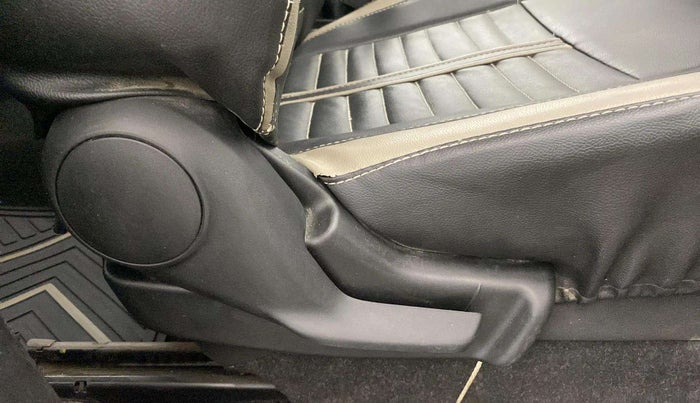 2017 Maruti IGNIS DELTA 1.2, Petrol, Manual, 38,251 km, Driver Side Adjustment Panel