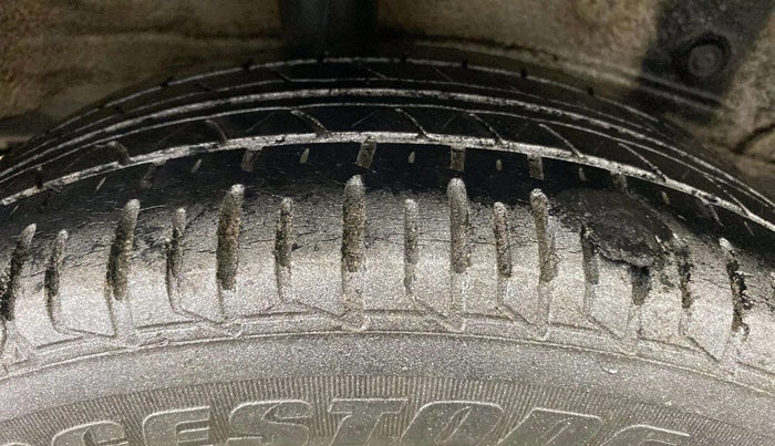 2015 Toyota Etios Liva G, Petrol, Manual, 48,808 km, Right Rear Tyre Tread