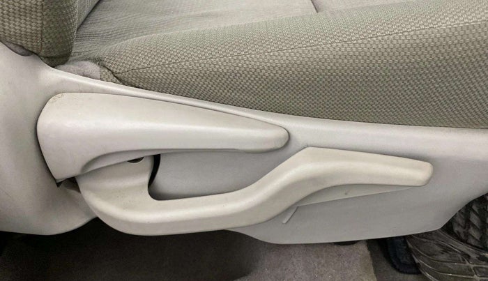 2015 Toyota Etios Liva G, Petrol, Manual, 48,808 km, Driver Side Adjustment Panel