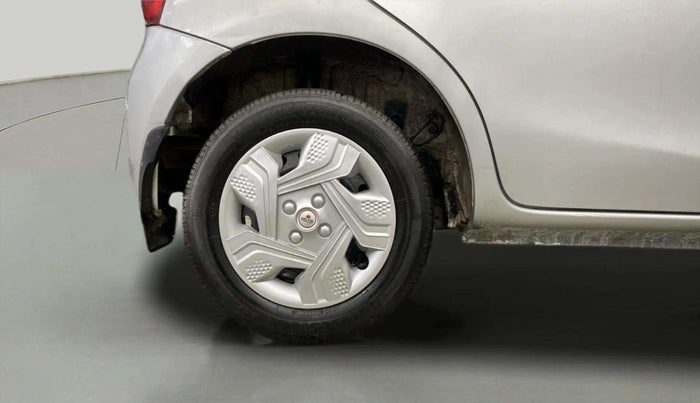 2015 Toyota Etios Liva G, Petrol, Manual, 48,808 km, Right Rear Wheel