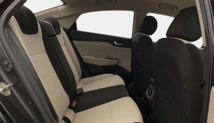 2019 Hyundai Verna 1.6 VTVT SX, Petrol, Manual, 65,203 km, Right Side Rear Door Cabin