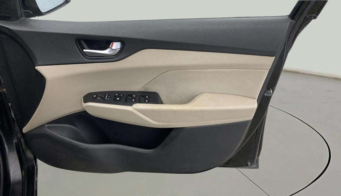 2019 Hyundai Verna 1.6 VTVT SX, Petrol, Manual, 65,203 km, Driver Side Door Panels Control