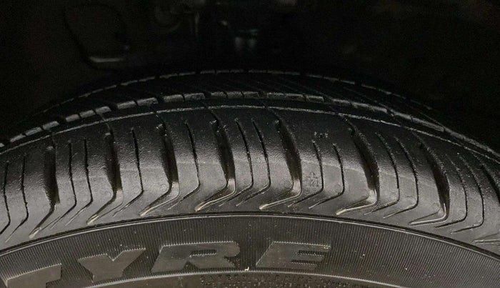 2019 Hyundai Verna 1.6 VTVT SX, Petrol, Manual, 65,203 km, Left Front Tyre Tread