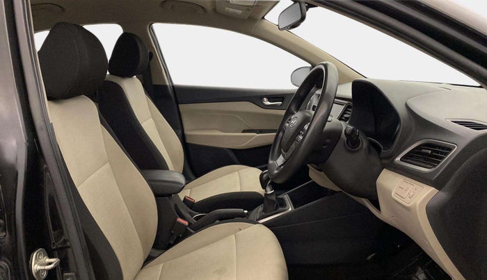 2019 Hyundai Verna 1.6 VTVT SX, Petrol, Manual, 65,203 km, Right Side Front Door Cabin