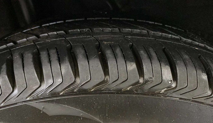 2019 Hyundai Verna 1.6 VTVT SX, Petrol, Manual, 65,203 km, Right Rear Tyre Tread