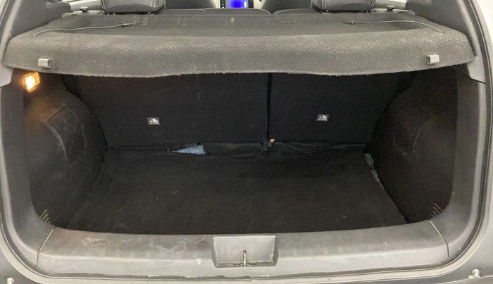 2022 Nissan MAGNITE XV TURBO CVT, Petrol, Automatic, 59,330 km, Boot Inside