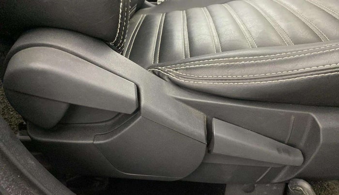 2022 Nissan MAGNITE XV TURBO CVT, Petrol, Automatic, 59,330 km, Driver Side Adjustment Panel