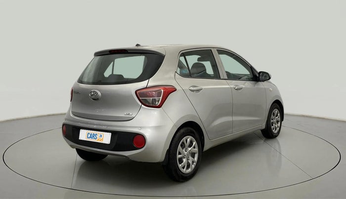 2017 Hyundai Grand i10 MAGNA 1.2 KAPPA VTVT, Petrol, Manual, 30,090 km, Right Back Diagonal
