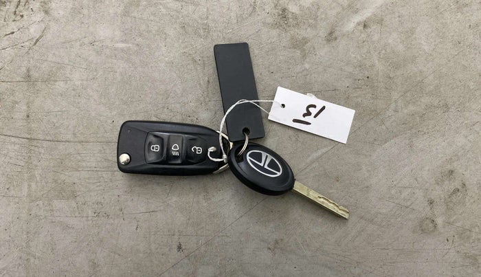 2021 Tata Tiago XT CNG, CNG, Manual, 69,540 km, Key Close Up