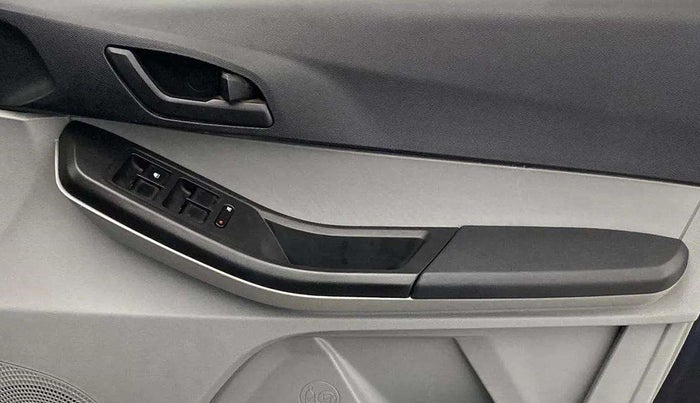 2021 Tata Tiago XT CNG, CNG, Manual, 69,540 km, Driver Side Door Panels Control