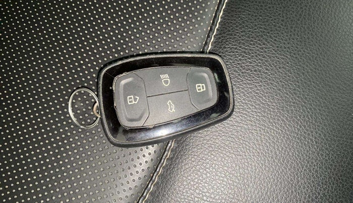 2023 Tata NEXON XZ PLUS PETROL, Petrol, Manual, 21,006 km, Key Close Up