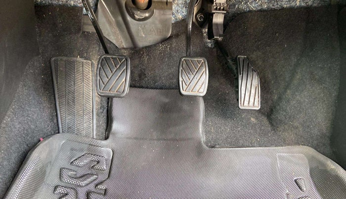 2022 Maruti Baleno ALPHA PETROL 1.2, Petrol, Manual, 37,222 km, Pedals
