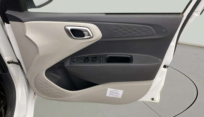 2020 Hyundai AURA S 1.2 CNG, CNG, Manual, 49,021 km, Driver Side Door Panels Control