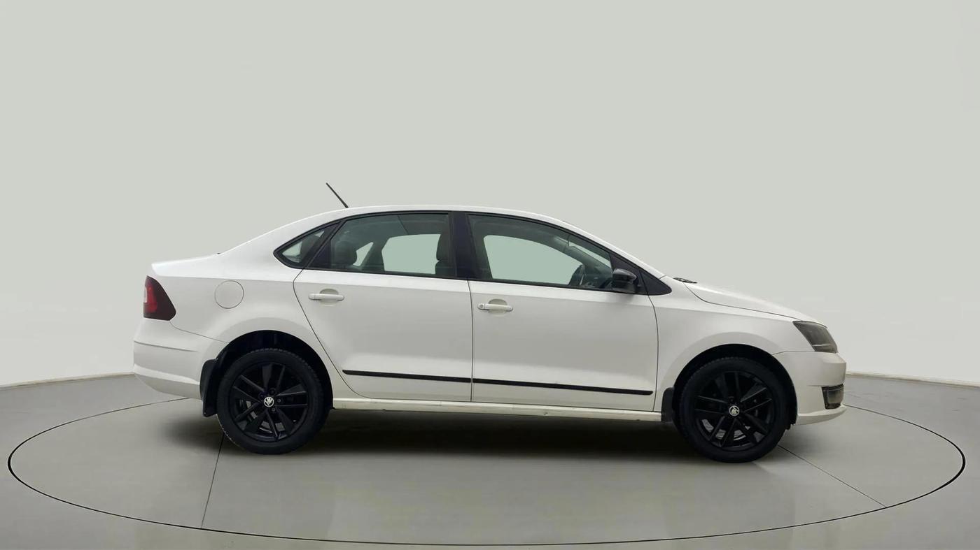 2020 Skoda Rapid 1.0 AMBITION TSI MT, Petrol, Manual, 61,467 km, Right Side View