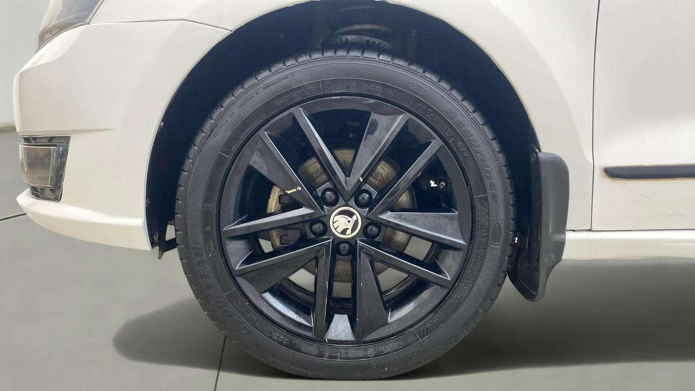 2020 Skoda Rapid 1.0 AMBITION TSI MT, Petrol, Manual, 61,467 km, Left Front Tyre Tread