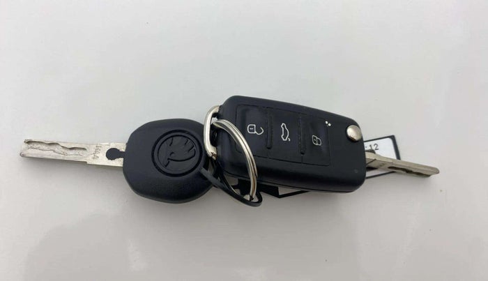 2020 Skoda Rapid 1.0 AMBITION TSI MT, Petrol, Manual, 61,467 km, Key Close Up