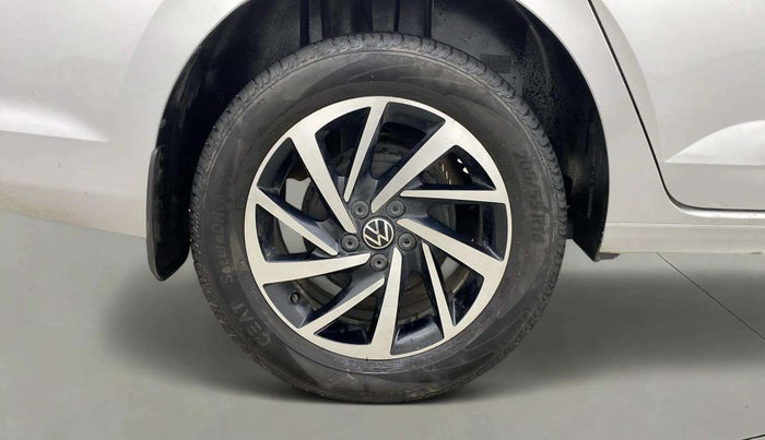 2023 Volkswagen VIRTUS TOPLINE TSI 1.0 MT, Petrol, Manual, 30,573 km, Right Rear Wheel