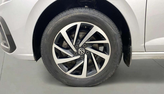 2023 Volkswagen VIRTUS TOPLINE TSI 1.0 MT, Petrol, Manual, 30,573 km, Left Front Wheel