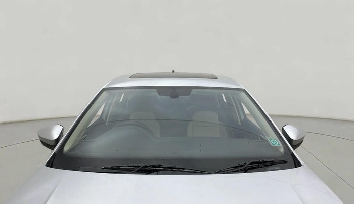 2023 Volkswagen VIRTUS TOPLINE TSI 1.0 MT, Petrol, Manual, 30,573 km, Front Windshield