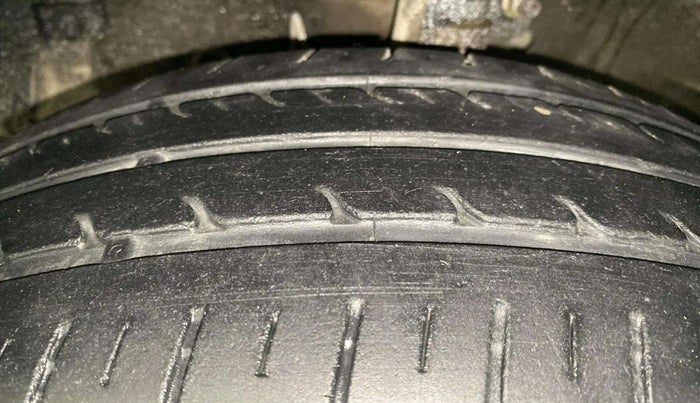2016 Maruti Swift Dzire ZDI AMT, Diesel, Automatic, 47,939 km, Left Front Tyre Tread