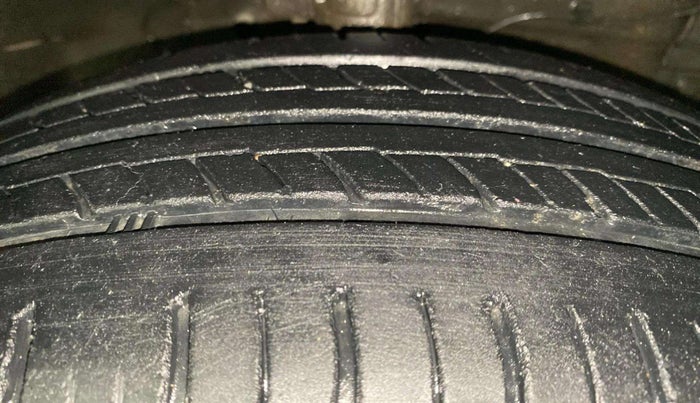 2016 Maruti Swift Dzire ZDI AMT, Diesel, Automatic, 47,939 km, Right Front Tyre Tread