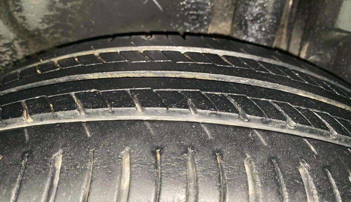 2016 Maruti Swift Dzire ZDI AMT, Diesel, Automatic, 47,939 km, Left Rear Tyre Tread