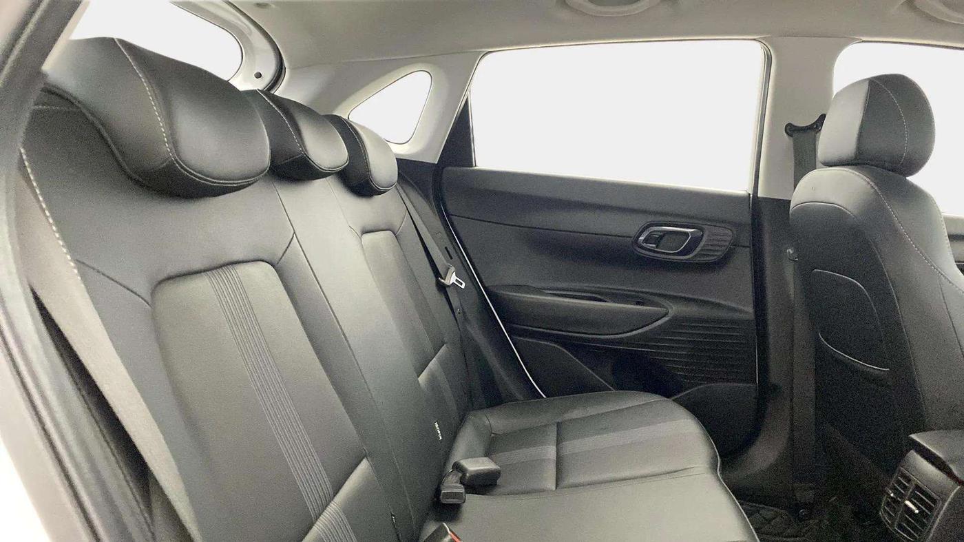 2023 Hyundai NEW I20  SPORTZ 1.0TURBO DCT, Petrol, Automatic, 28,310 km, Right Side Rear Door Cabin