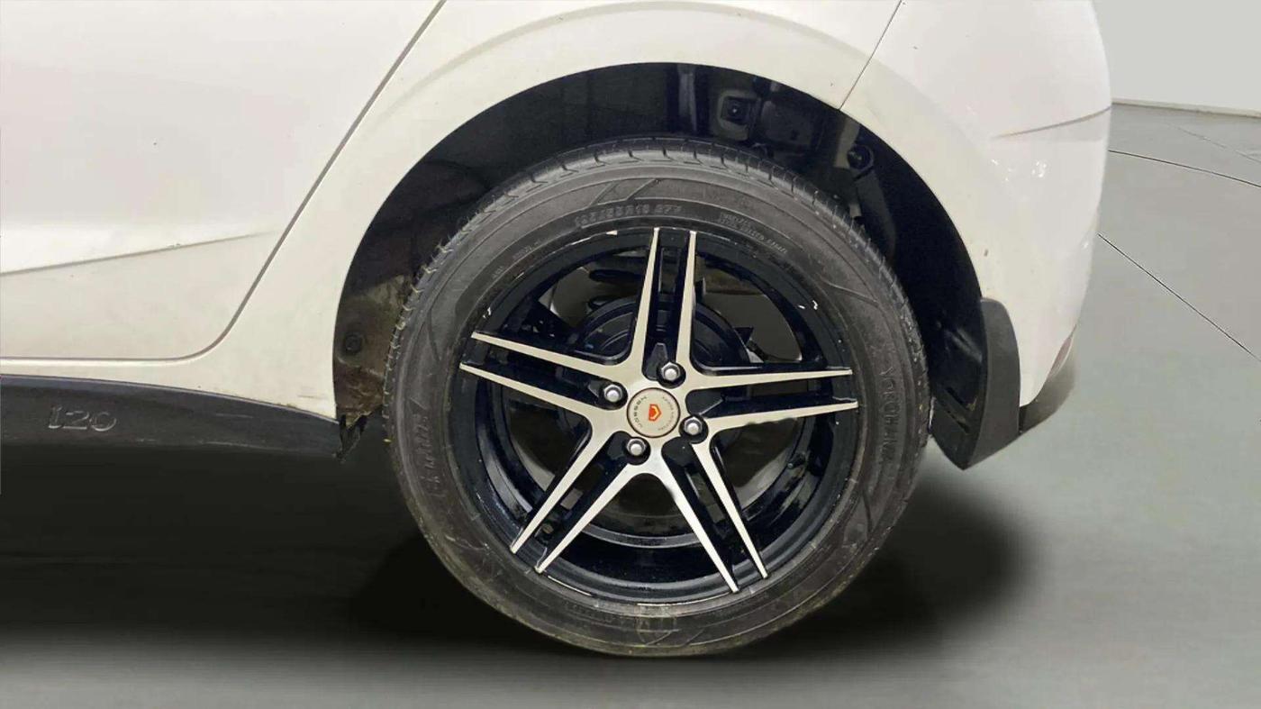 2023 Hyundai NEW I20  SPORTZ 1.0TURBO DCT, Petrol, Automatic, 28,310 km, Left Rear Wheel