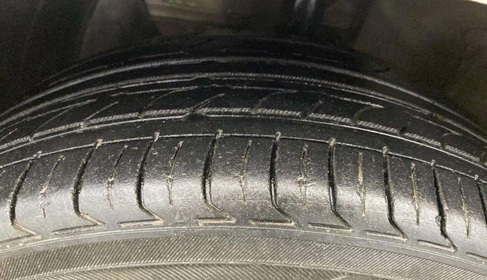 2023 Hyundai NEW I20  SPORTZ 1.0TURBO DCT, Petrol, Automatic, 28,310 km, Left Front Tyre Tread