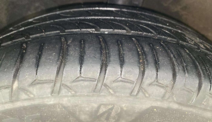 2019 Hyundai Verna 1.6 VTVT SX + AT, Petrol, Automatic, 1,06,751 km, Left Front Tyre Tread