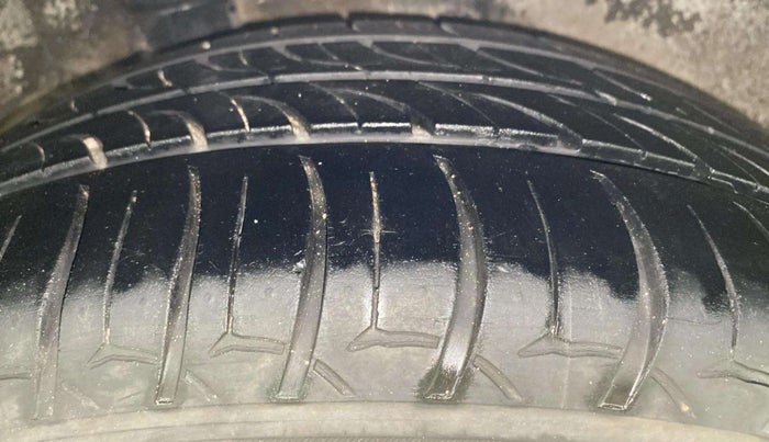 2019 Hyundai Verna 1.6 VTVT SX + AT, Petrol, Automatic, 1,06,751 km, Right Rear Tyre Tread