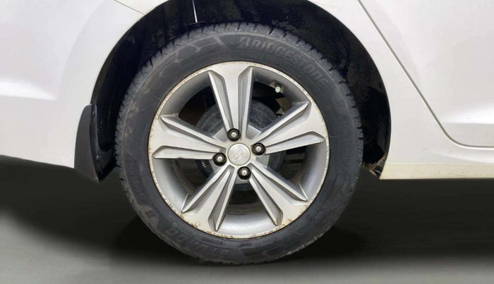 2019 Hyundai Verna 1.6 VTVT SX + AT, Petrol, Automatic, 1,06,751 km, Right Rear Wheel