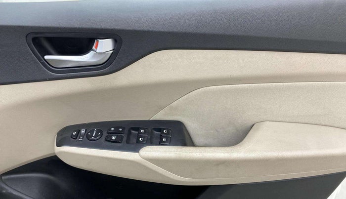 2019 Hyundai Verna 1.6 VTVT SX + AT, Petrol, Automatic, 1,06,751 km, Driver Side Door Panels Control
