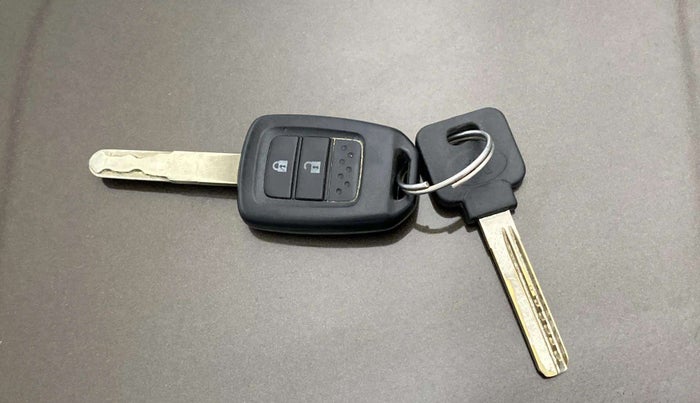 2018 Honda WR-V 1.2L I-VTEC VX MT, Petrol, Manual, 65,761 km, Key Close Up