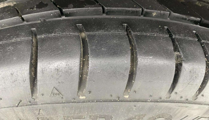 2015 Maruti Wagon R 1.0 VXI, Petrol, Manual, 77,532 km, Right Front Tyre Tread