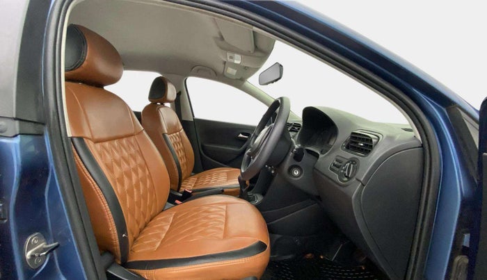 2017 Volkswagen Polo COMFORTLINE 1.5L, Diesel, Manual, 51,909 km, Right Side Front Door Cabin