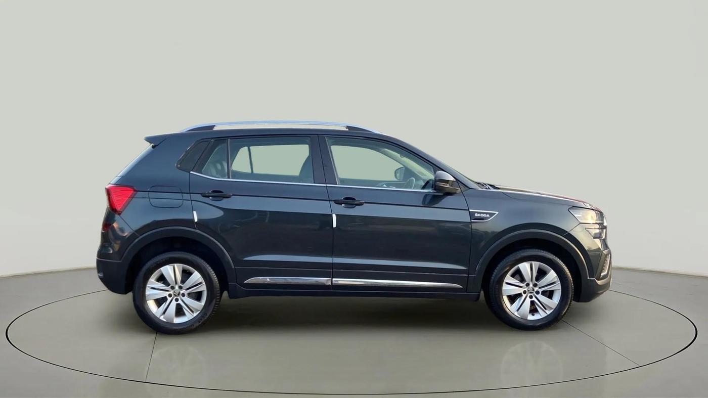 2022 Skoda KUSHAQ AMBITION 1.0L TSI AT, Petrol, Automatic, 32,638 km, Right Side View