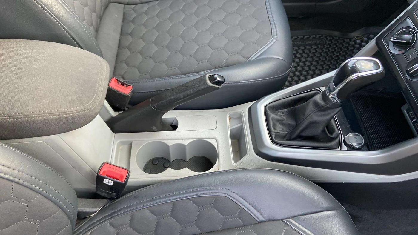 2022 Skoda KUSHAQ AMBITION 1.0L TSI AT, Petrol, Automatic, 32,638 km, Gear Lever