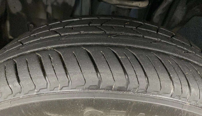 2022 Renault Kiger RXZ AMT, Petrol, Automatic, 30,449 km, Left Front Tyre Tread