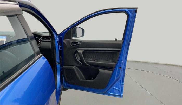 2022 Renault Kiger RXZ AMT, Petrol, Automatic, 30,449 km, RHS Front Door