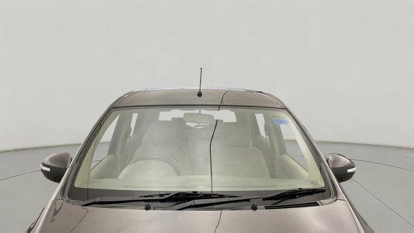 2017 Maruti Ertiga ZXI, CNG, Manual, 38,711 km, Front Windshield