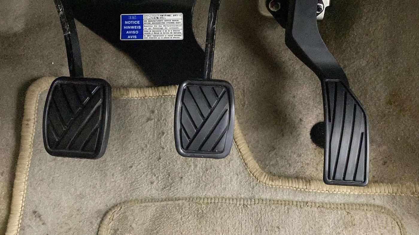 2017 Maruti Ertiga ZXI, CNG, Manual, 38,711 km, Pedals