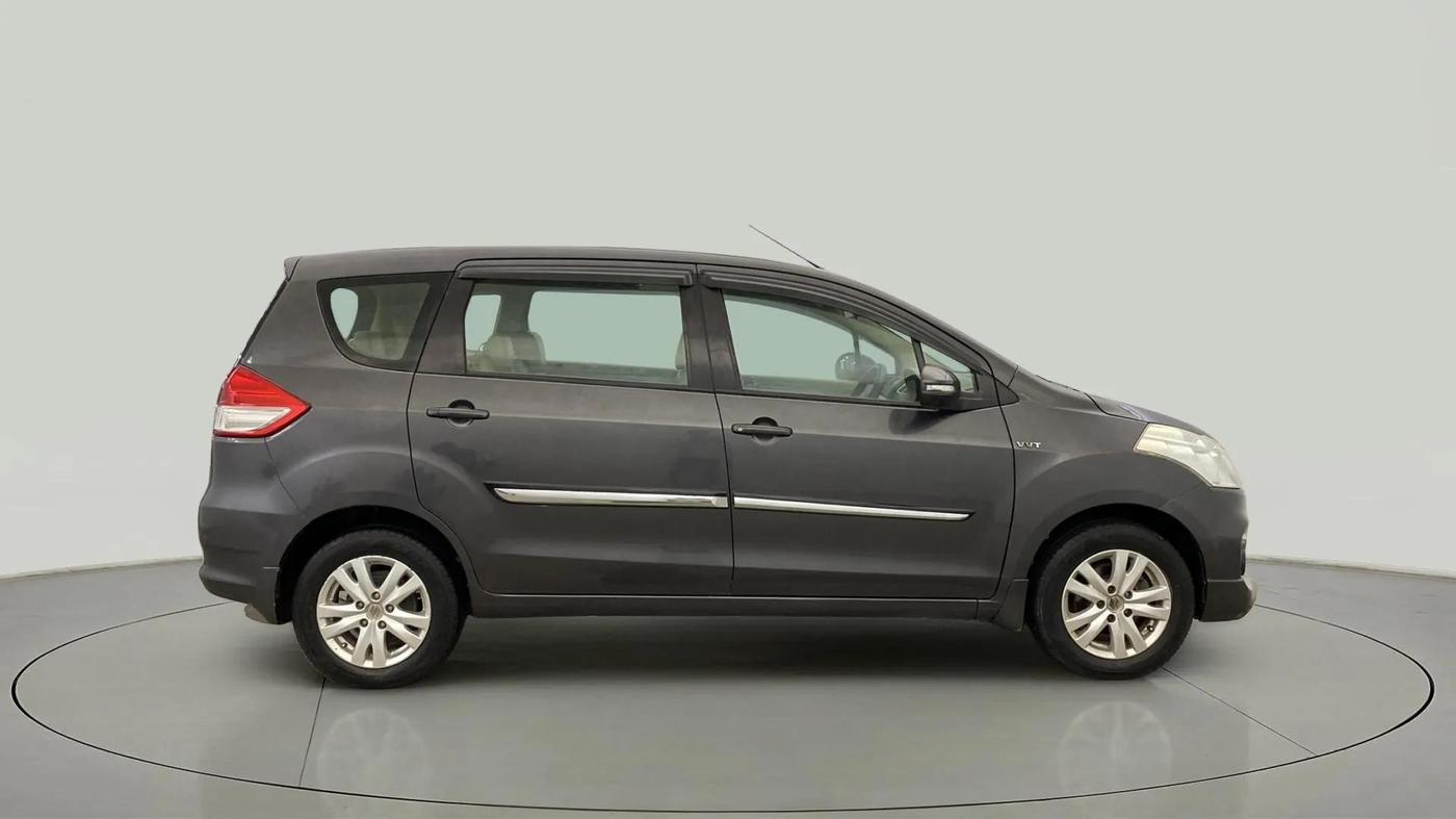 2017 Maruti Ertiga ZXI, CNG, Manual, 38,711 km, Right Side View