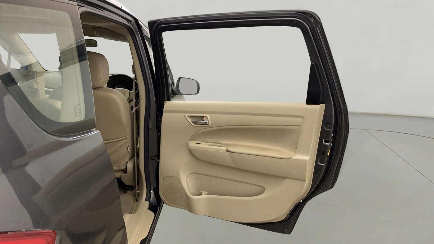 2017 Maruti Ertiga ZXI, CNG, Manual, 38,711 km, RHS Rear Door