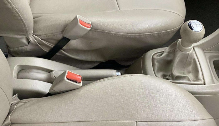 2017 Maruti Ertiga ZXI, CNG, Manual, 38,067 km, Gear Lever