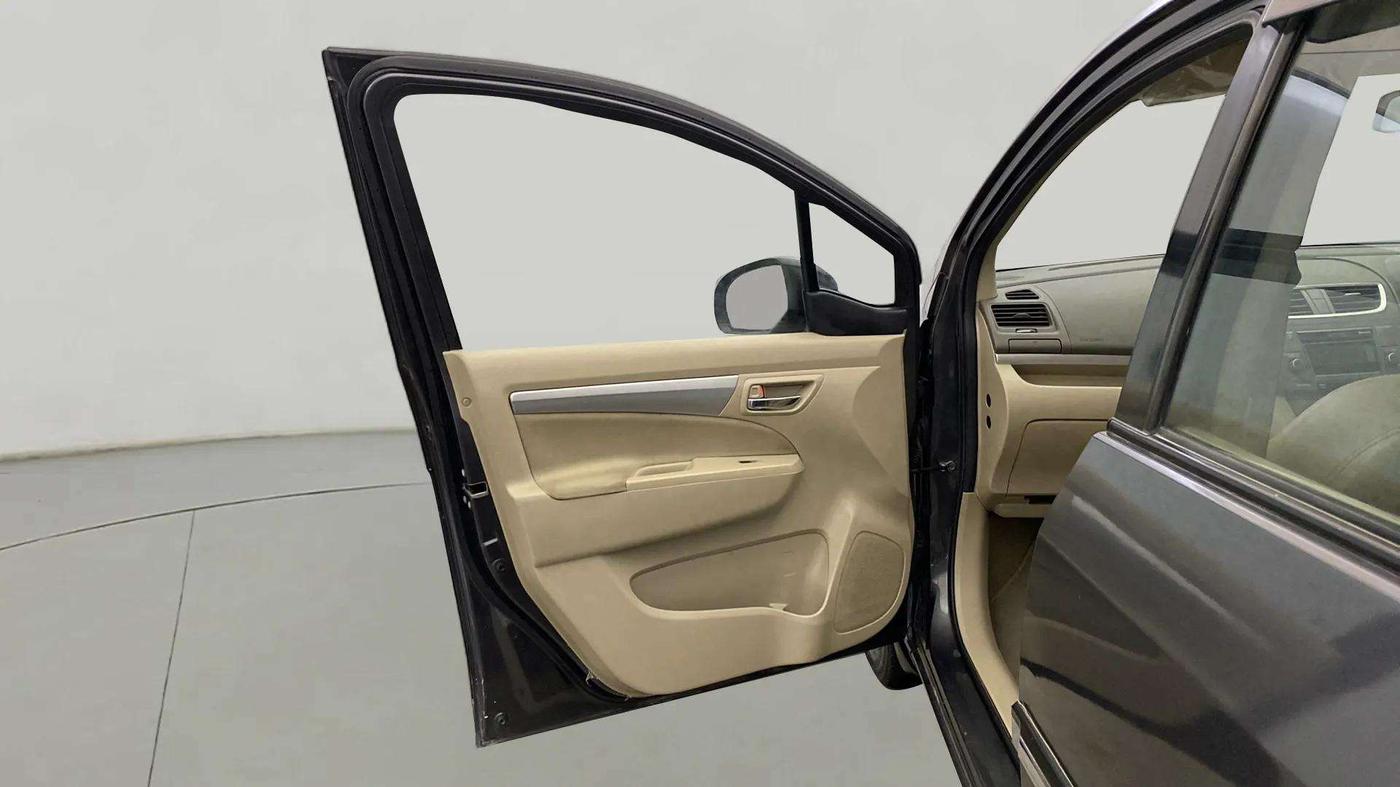 2017 Maruti Ertiga ZXI, CNG, Manual, 38,711 km, LHS Front Door