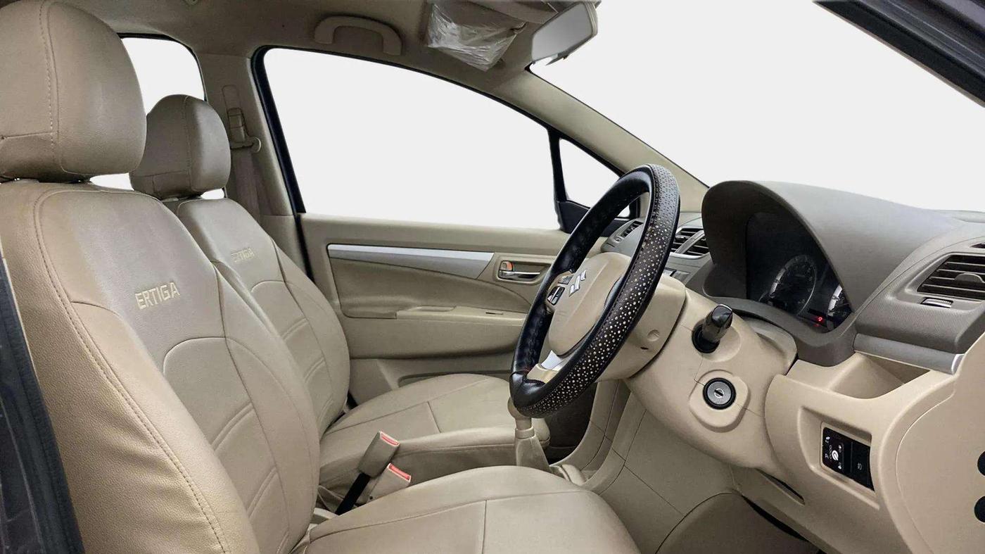 2017 Maruti Ertiga ZXI, CNG, Manual, 38,711 km, Right Side Front Door Cabin