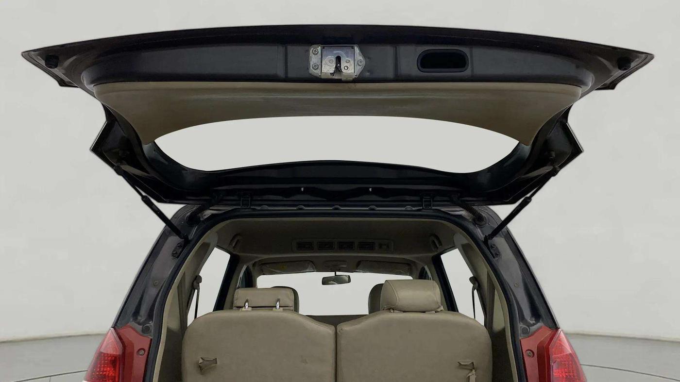 2017 Maruti Ertiga ZXI, CNG, Manual, 38,711 km, Boot Door Open