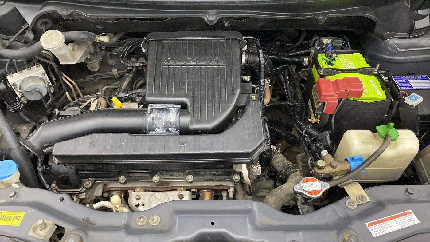2017 Maruti Ertiga ZXI, CNG, Manual, 38,711 km, Engine View
