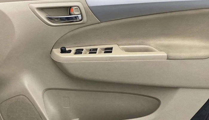 2017 Maruti Ertiga ZXI, CNG, Manual, 38,067 km, Driver Side Door Panels Control
